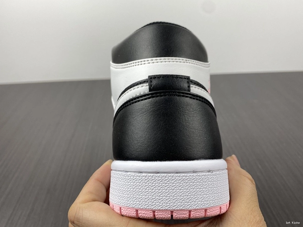 - 1 Mid Pink Arctic 555112-061 (GS) Jordan Black 0513